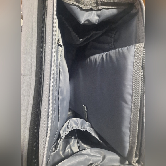 Midibeini Diaper Bag / backpack with built in changing station and mosquito net. - Picture 2 of 4